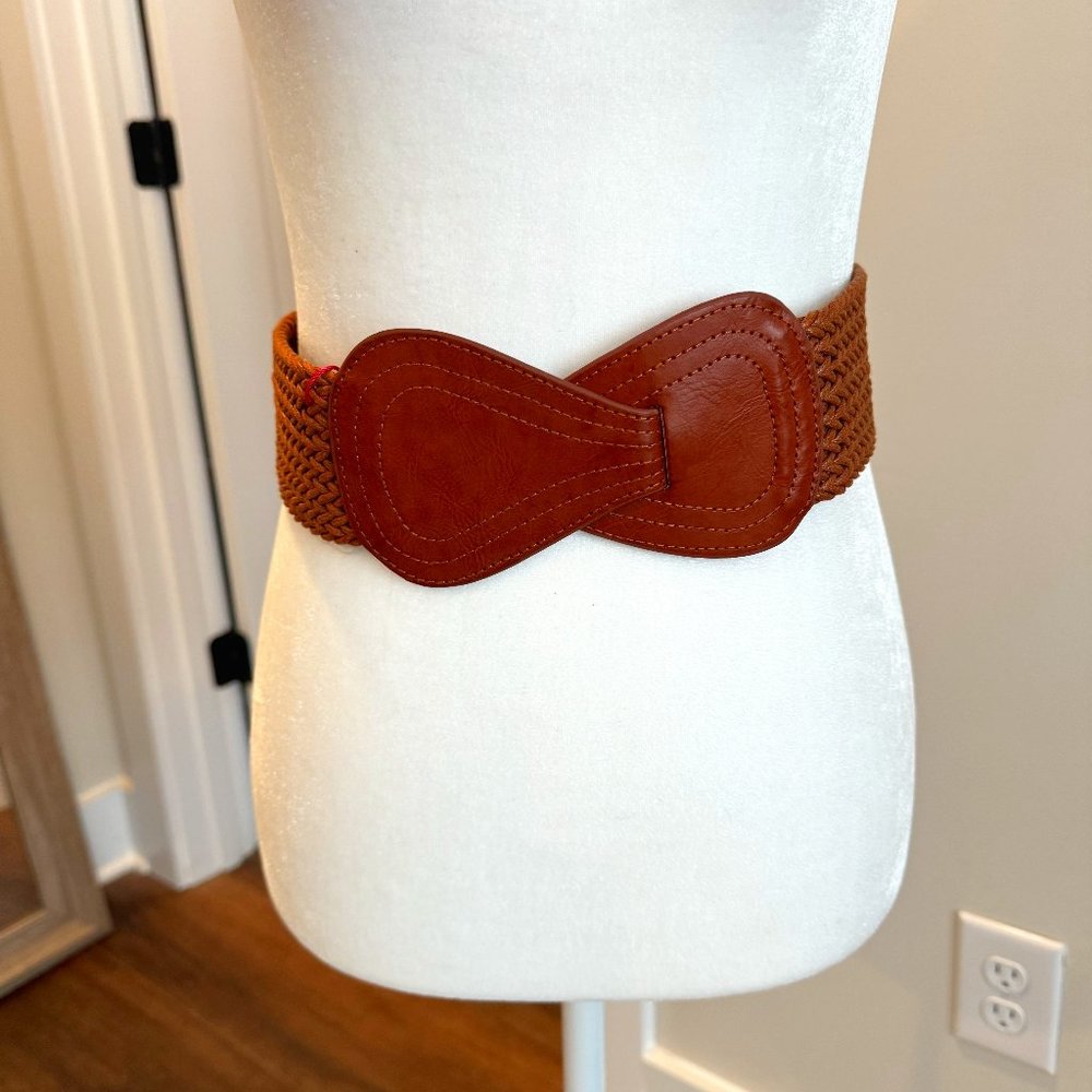 NWT Caramel Faux Leather Stretchy Belt M/L